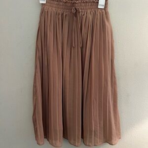 Elegant Khaki Colored Pleated Skirt